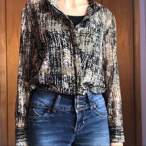 Halston patterned button up top